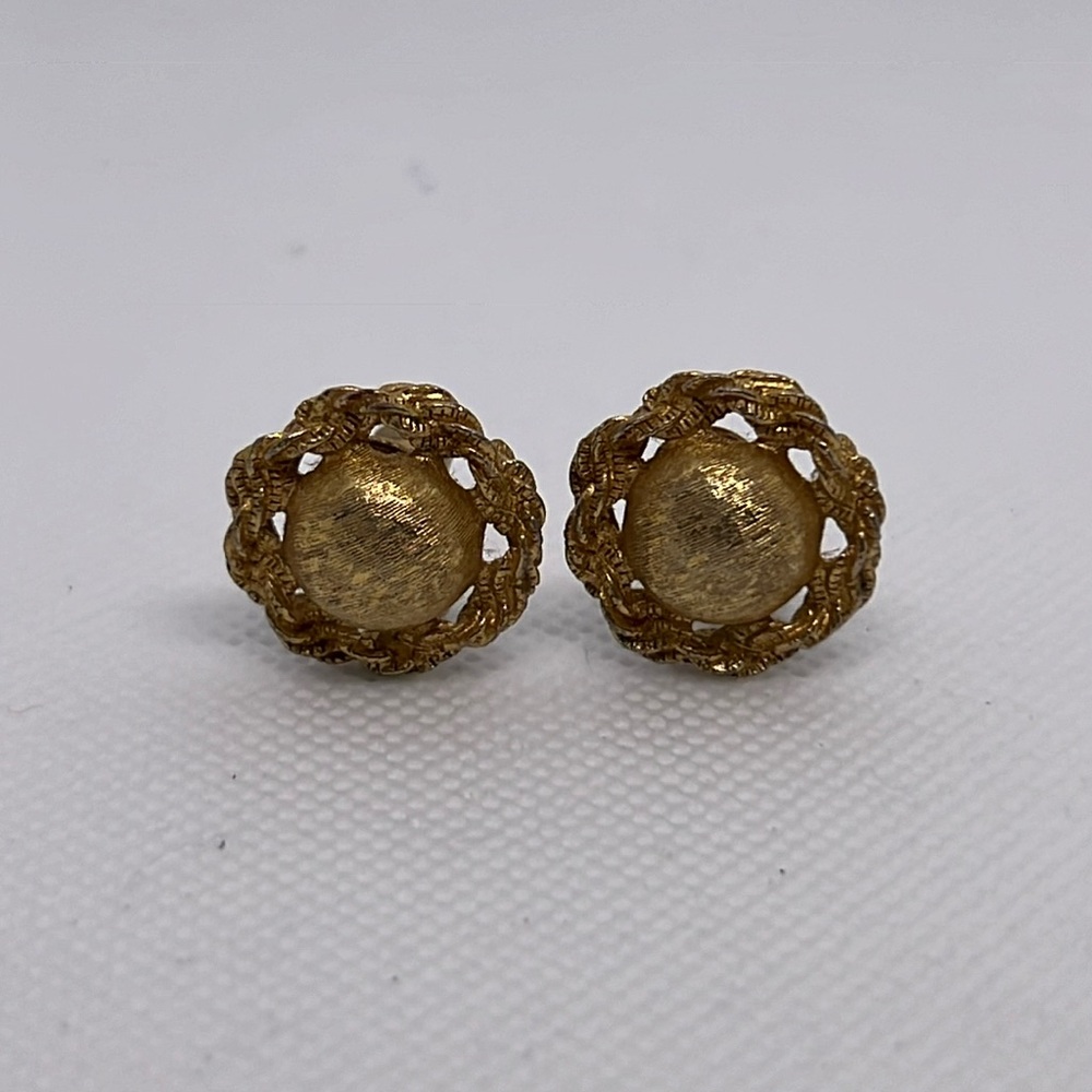 Vintage Monet, gold tone, earrings clip on